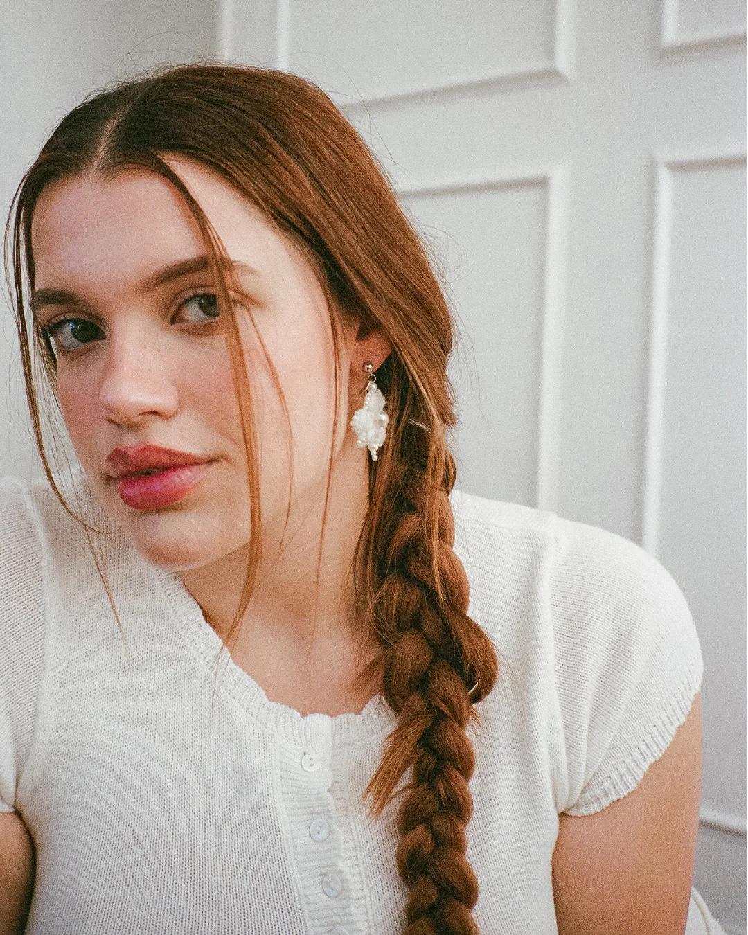 Crochet Pearl Flower Earrings - Image 4