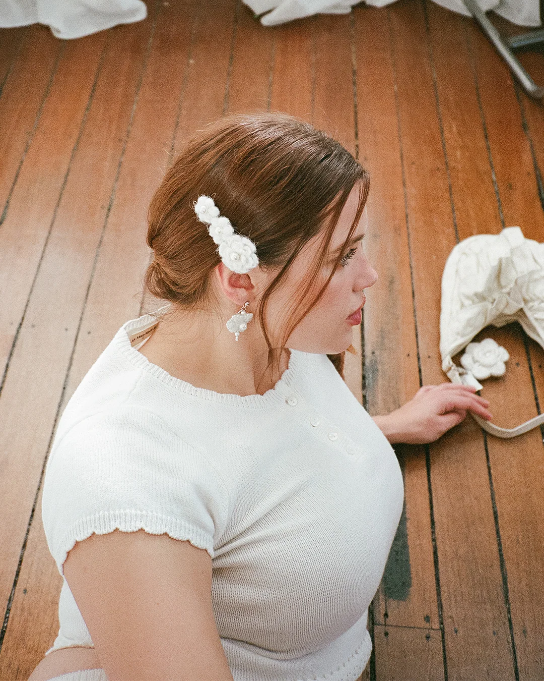 Crochet Pearl Flower Hair Pin - Image 5